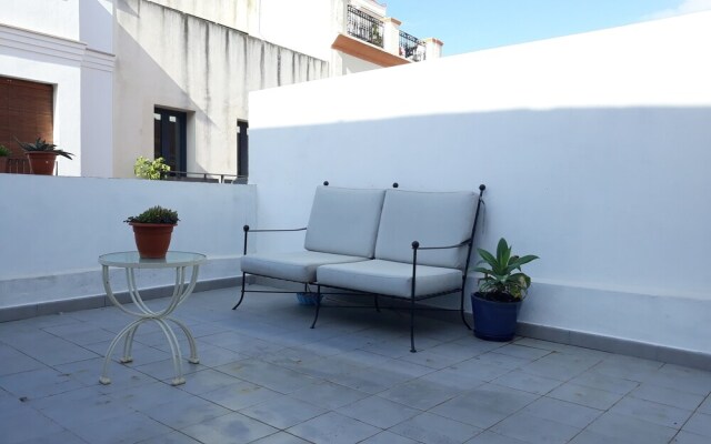 Bonito Apartamento con Solarium en Alameda Hab 201