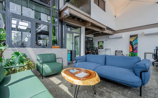 w Comfy 1BR w Perfect Balcony in Casco View