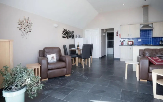 Manor View - 1 Bedroom Apartment - Pendine