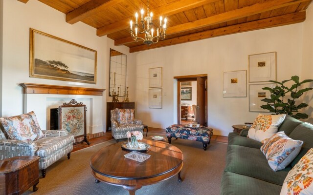 Navarre Residence