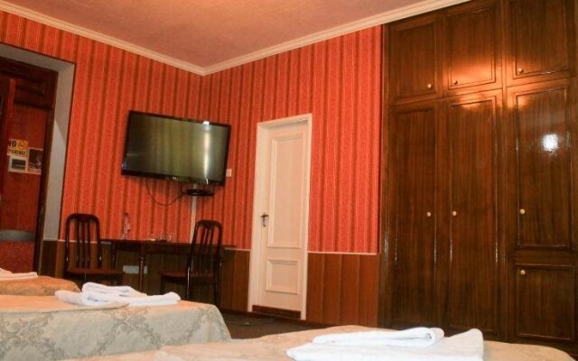 Lux Hotel