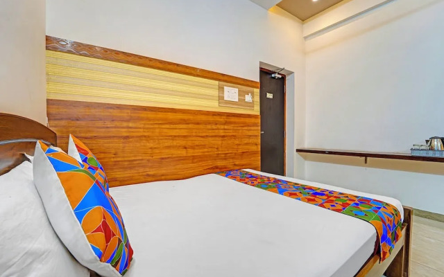 Fabhotel Raja Residency