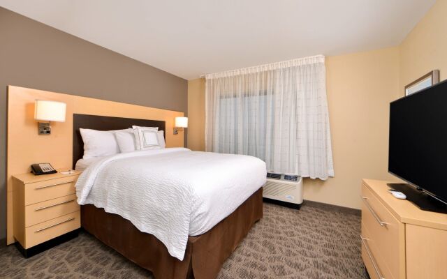 TownePlace Suites Detroit Commerce