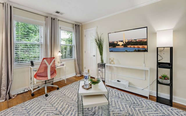 CH2 Quiet Capitol Hill 1-Bdr Apt