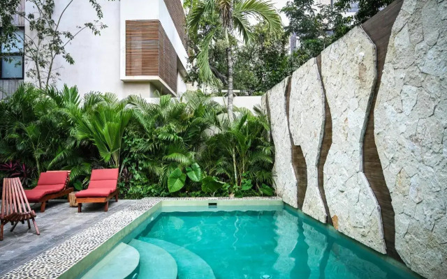 Dune Luxury Condos - Suite w Private Terrace