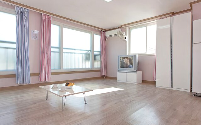 Yeongheung-do Hae Beach Pension
