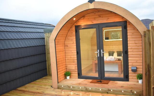 Apex Studio Pod & Jacuzzi Bath