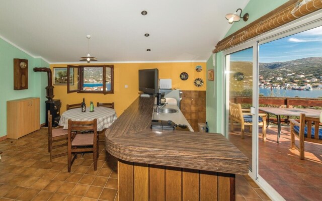 Amazing Home in Vinisce With Wifi and 2 Bedrooms