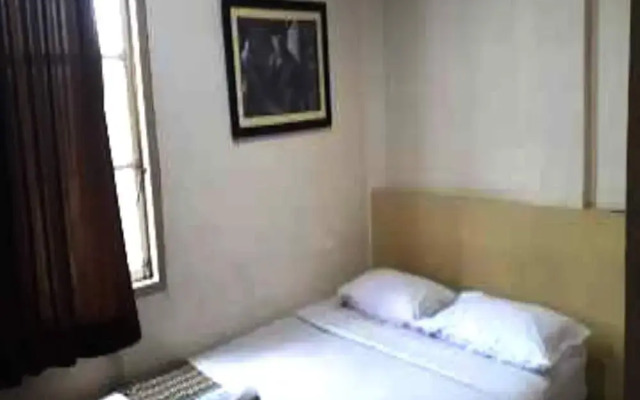 EXPRESS O 91674 Penginapan Bm Prima