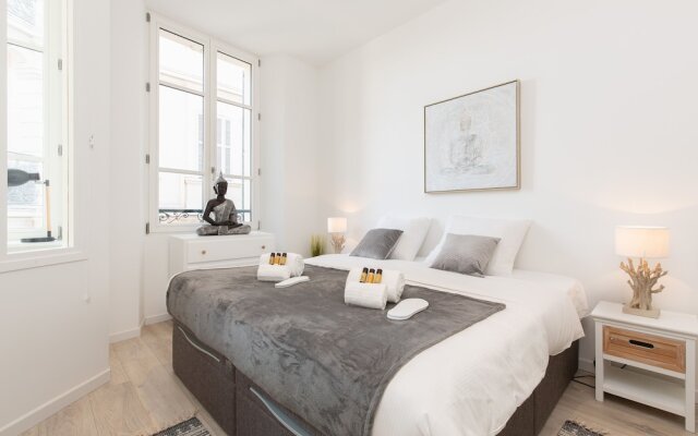 Anzur YourHostHelper