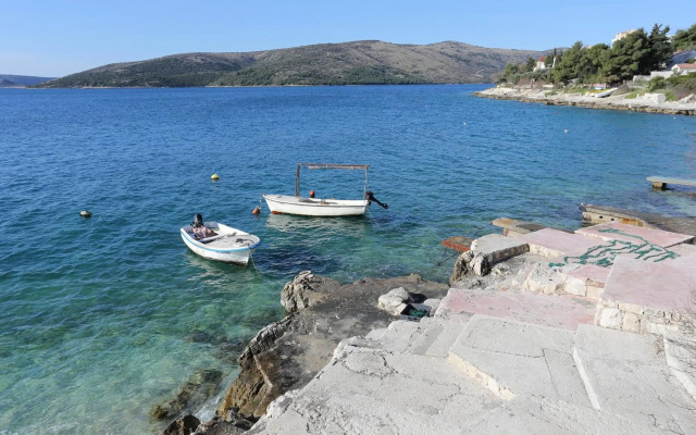 Apartments by the sea Seget Vranjica, Trogir - 10344