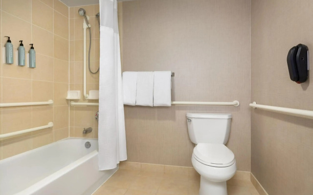 Staybridge Suites Philadelphia Valley Forge 422 by IHG