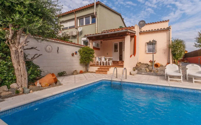 Peaceful Holiday Home in Costa Brava With Private Pool