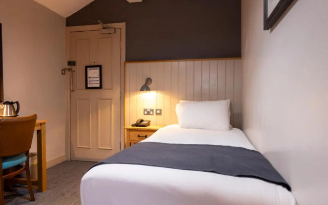 The Hartwood Hall Hotel by Greene King Inns