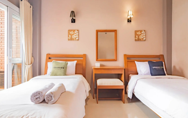 Urbanview Hotel Syariah Insani Cisarua Puncak