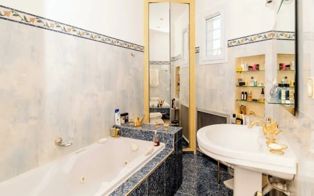 Residence Les Voiles Blanches - Postcard View on the Croisette