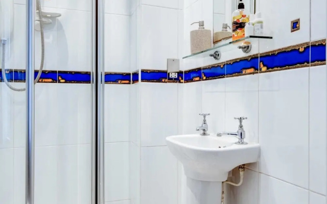 Charming 2BD Flat Cheltenham, Gloucestershire