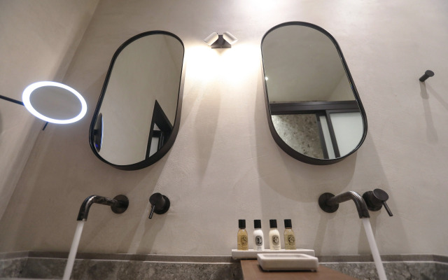 Aeonic Suites and Spa