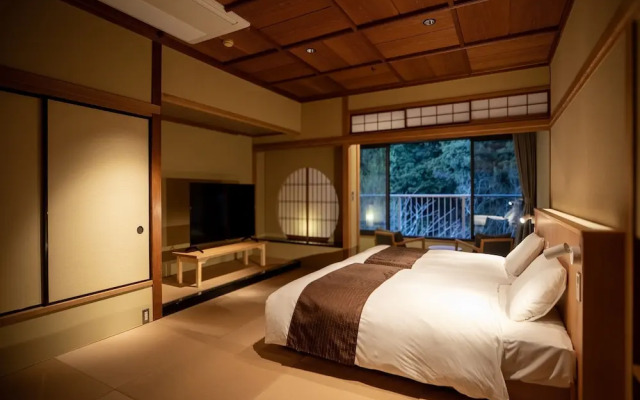 Hakone Pax Yoshino