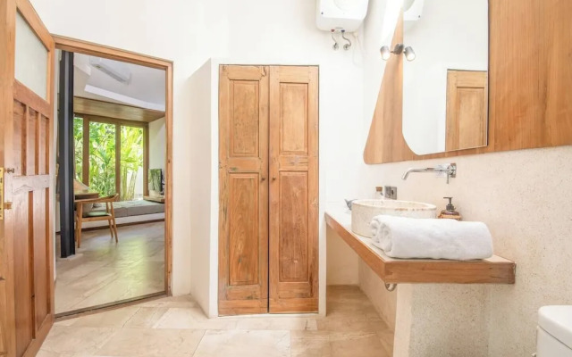 Contemporary 2-br Art Deco Villa, 800m to Beach