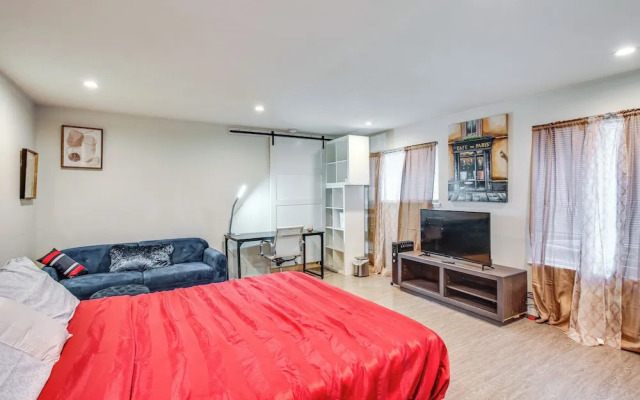 3 Mi to Dtwn Tacoma: Pet-friendly Home