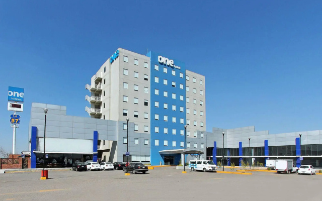 One Querétaro Aeropuerto Hotel