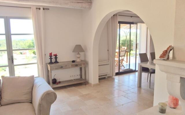 Modern Villa With Heated, Private Swimming Pool Near Mont Ventoux