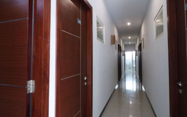 RedDoorz Plus @ Cakranegara