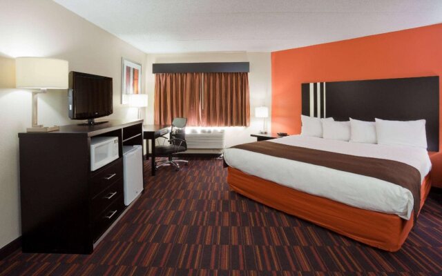 AmericInn by Wyndham Shakopee Near Canterbury Park