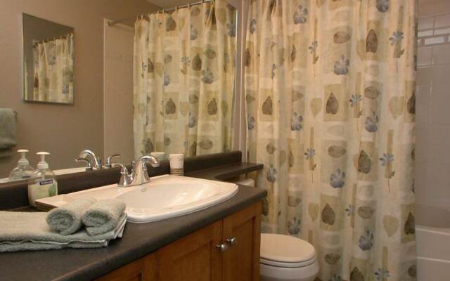 Sunset Waterfront Resort by KVR