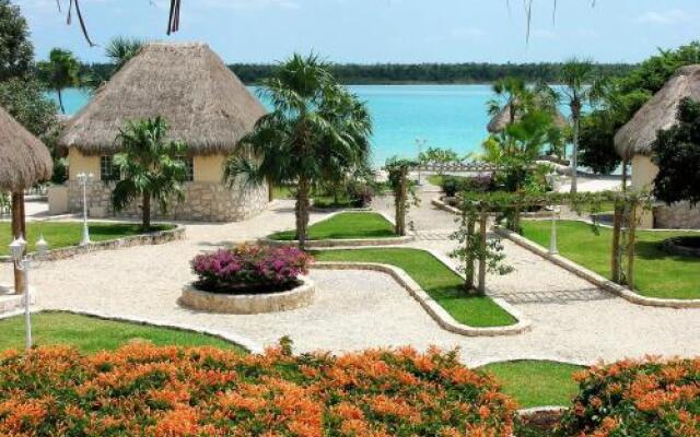 Bacalar Lagoon Resort