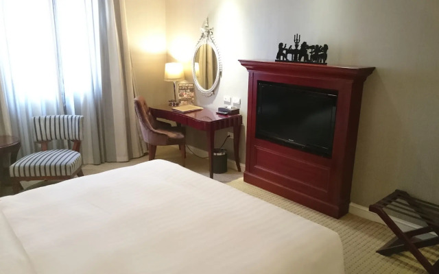 MRT Hotel