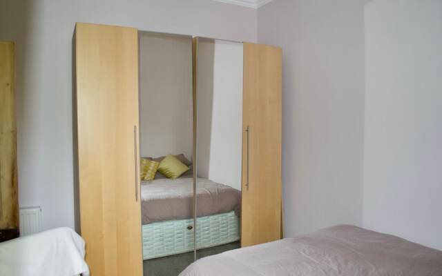 1 Bedroom Flat In The Heart Of The New Town