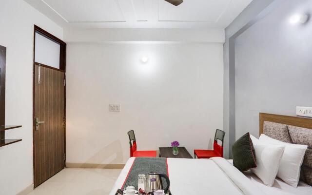 Townhouse 1077 Hotel Noida Galaxy
