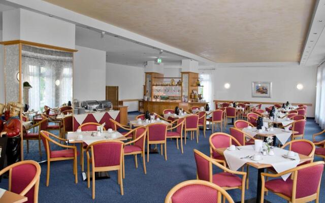 Fairway Hotel
