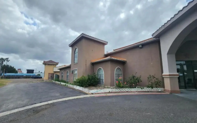 Lone Star Inn & Suites by OYO Harlingen TX