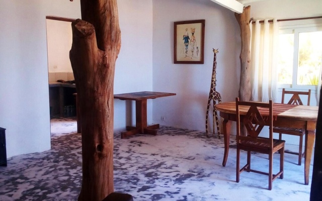 House With one Bedroom in Anakao, With Furnished Garden and Wifi Near the Beach — фото 2