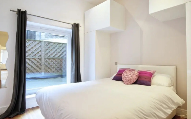 Bayswater 2 Bed Apartment with Terrace