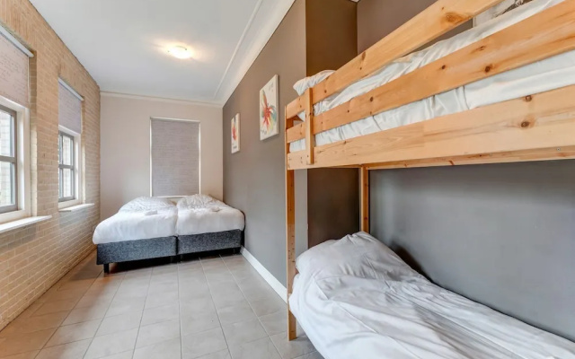 Tranquil Apartment in Sint Maartensbrug