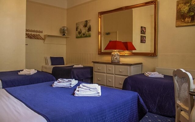 Blades B&B