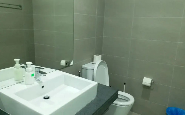 Dashing 1BR Next To Surian MRT 31