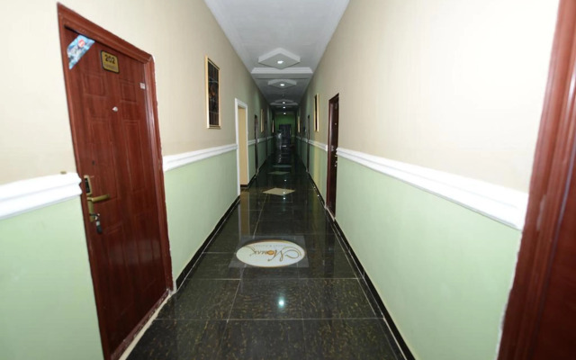 Momak 2 Hotel & Suites