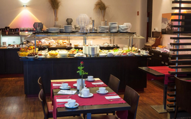 NOVINA HOTEL Tillypark