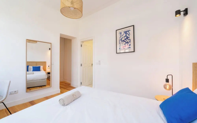 Sunny Lisbon Apartments by SoulPlaces