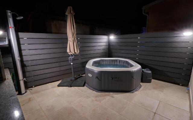 Apartments Larus, 4 stars, jacuzzi, 100 m2