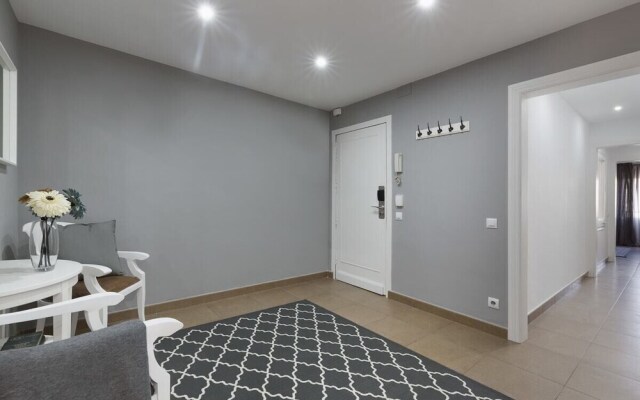 Cosy & Modern 4bdr in Central Eixample