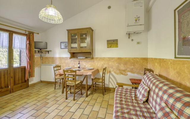 Mustard apt With Shared Pool