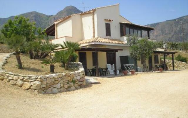 Blunda Holiday Home
