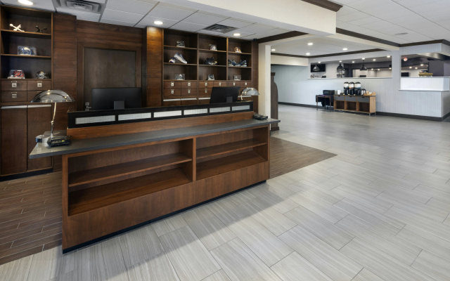DoubleTree by Hilton Manhattan, KS