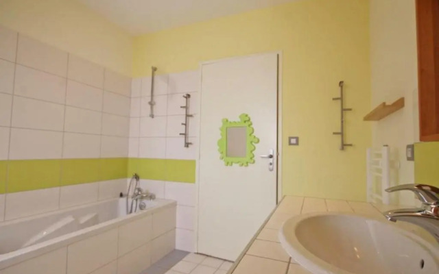 Gîte Juvigny-Sous-Andaine, 6 pièces, 12 personnes - FR-1-497-18